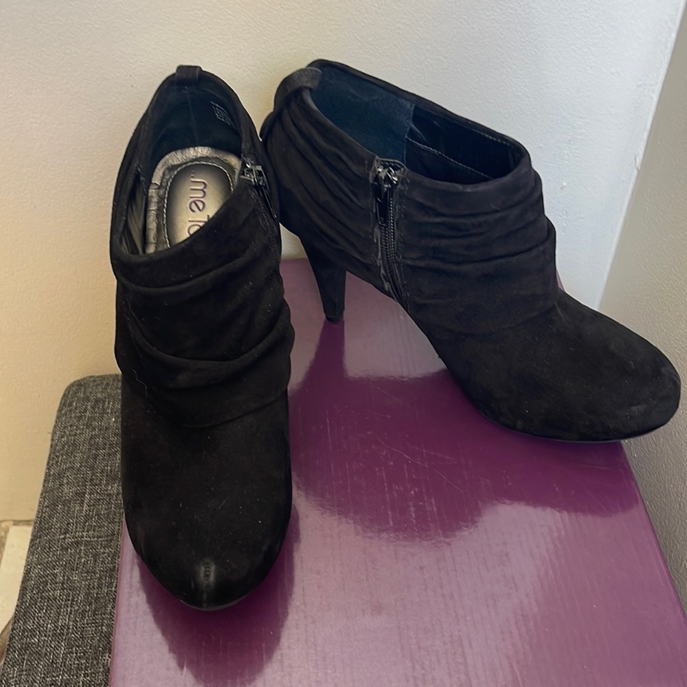 Me Too booties size 8